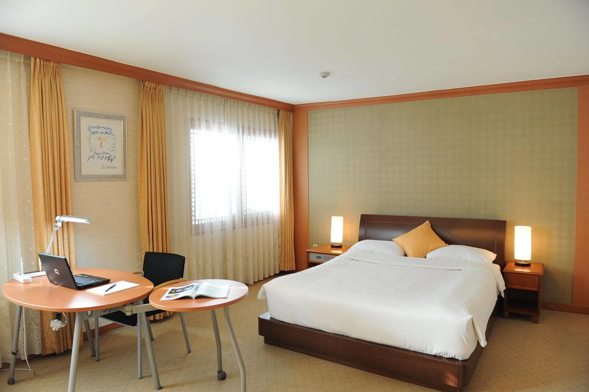 Admiral Hotel Geoje Extérieur photo