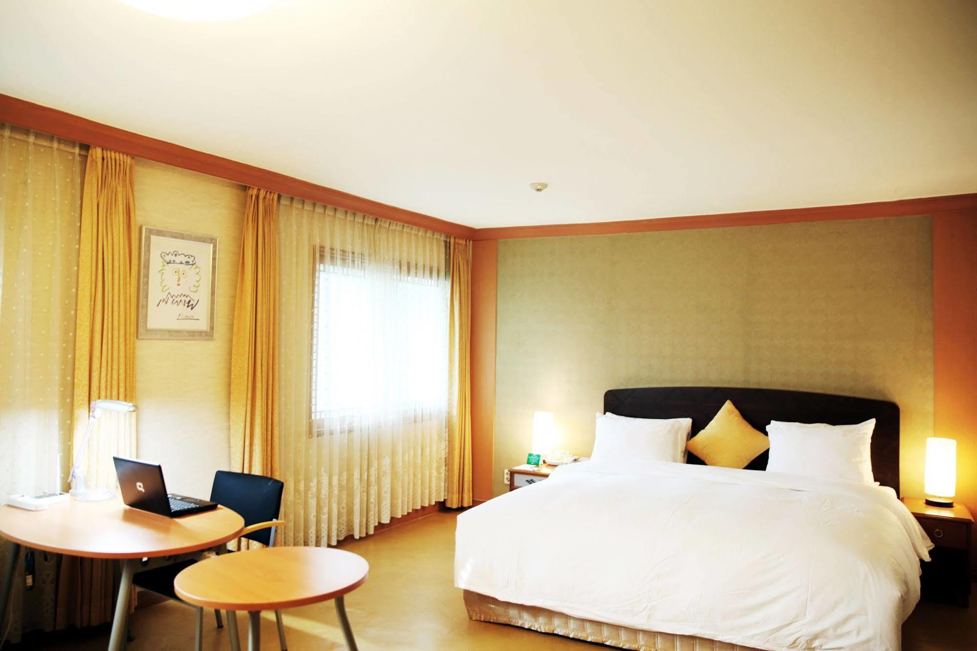 Admiral Hotel Geoje Extérieur photo